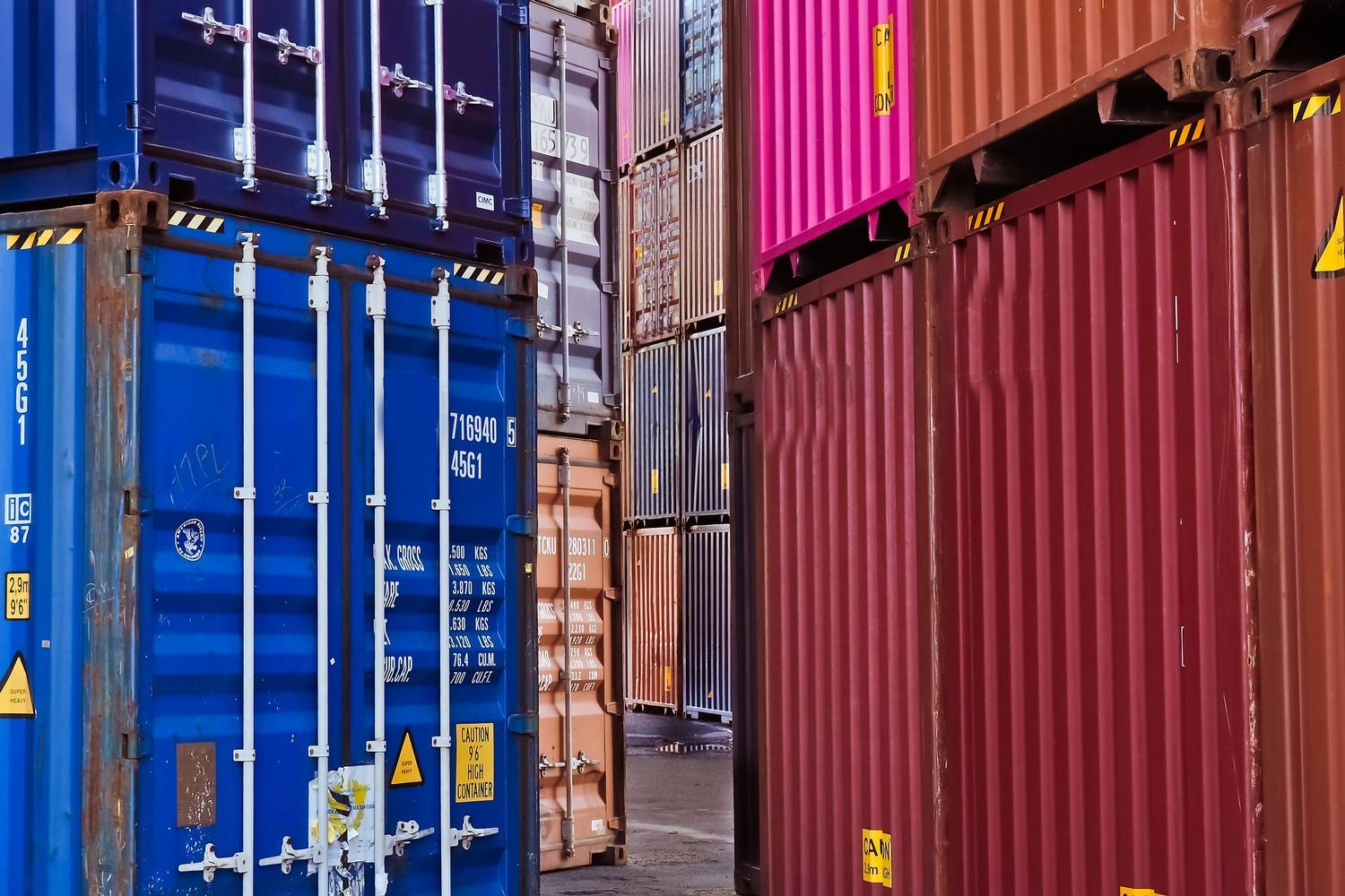 Here's what you should know about shipping containers!